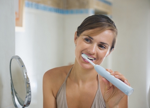 http://socialimages.sesamecommunications.com/dental/dental-electric-toothbrush.jpg